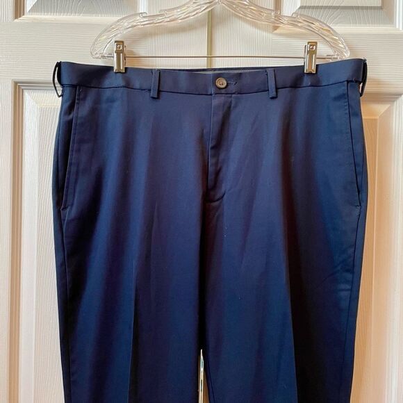 NAVY BLUE HAGGAR CLASSIC FIT PREMIUM NO IRON KHAKI WORN ONCE SIZE 38x29 EC - Picture 2 of 7